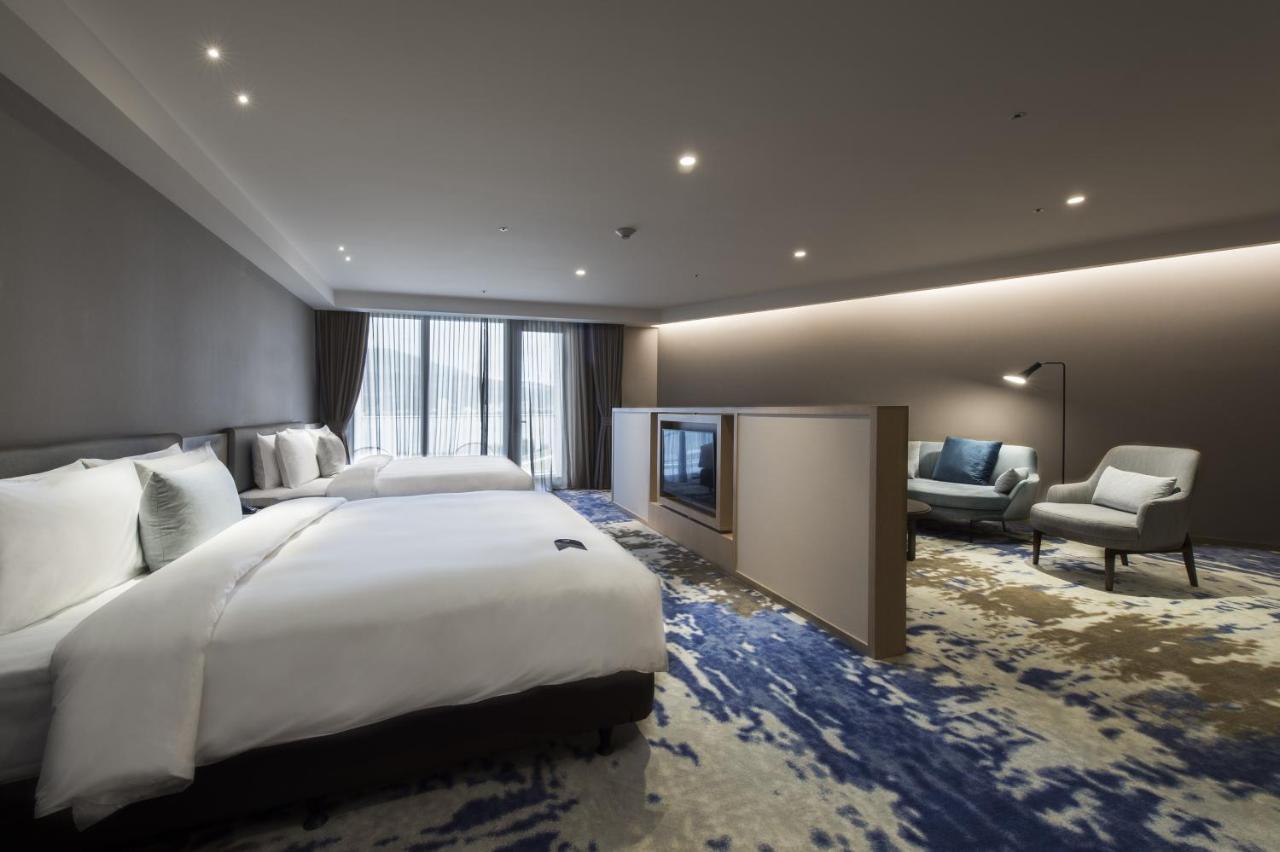 Golden Tulip Fab Hotel New Taipei Тамсуи Екстериор снимка
